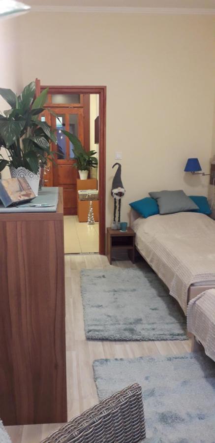 Diana Apartmanhaz Кестхей Екстер'єр фото