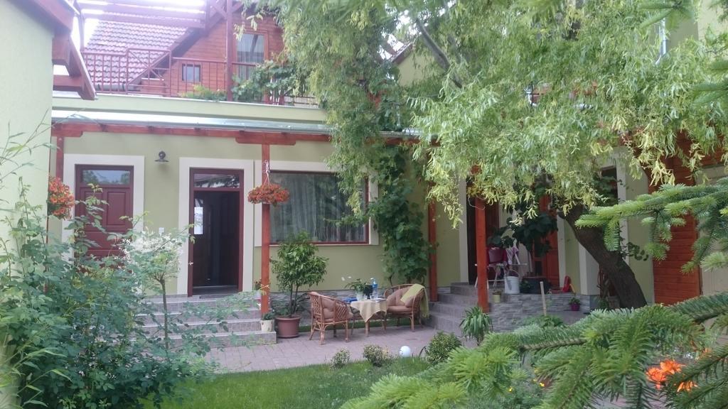 Diana Apartmanhaz Кестхей Екстер'єр фото